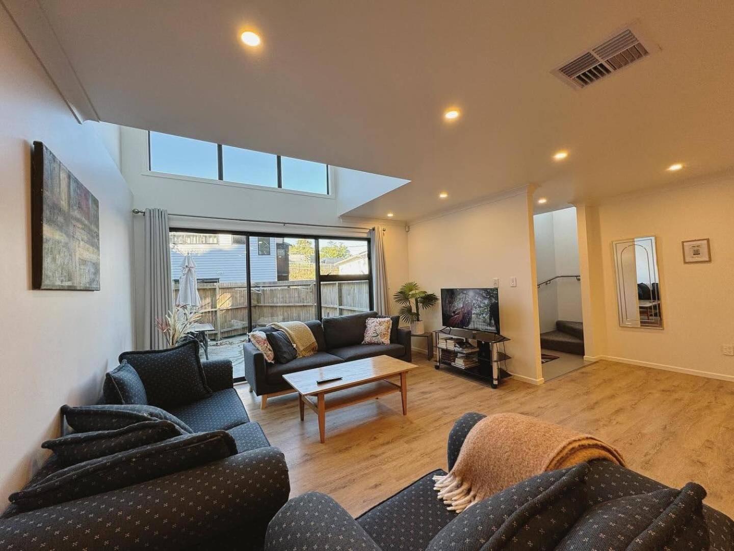 No Party Allowed, Entire Brand New 3 Bedroom Townhouse, Free Unlimited Fibre Wifi And Free Parking 惠灵顿 外观 照片